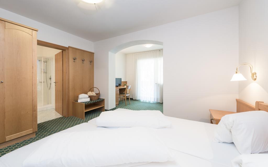 Saldur Small Active Hotel Sluderno Exterior photo